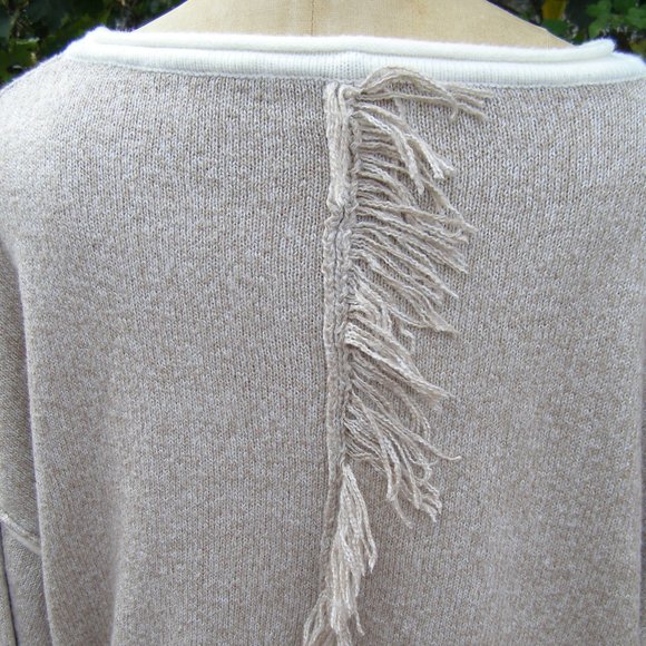 NWOT size L/XL Beige cozy pullover Sweater w/Fringe detail - Picture 9 of 11